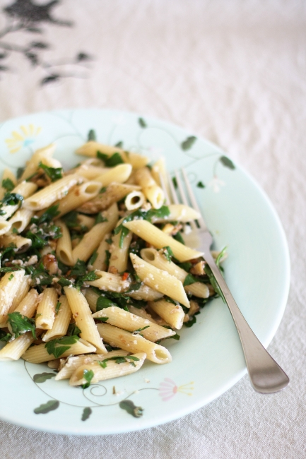 parsley walnut pasta