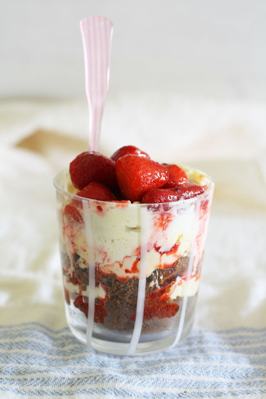 strawberry cheesecake jars