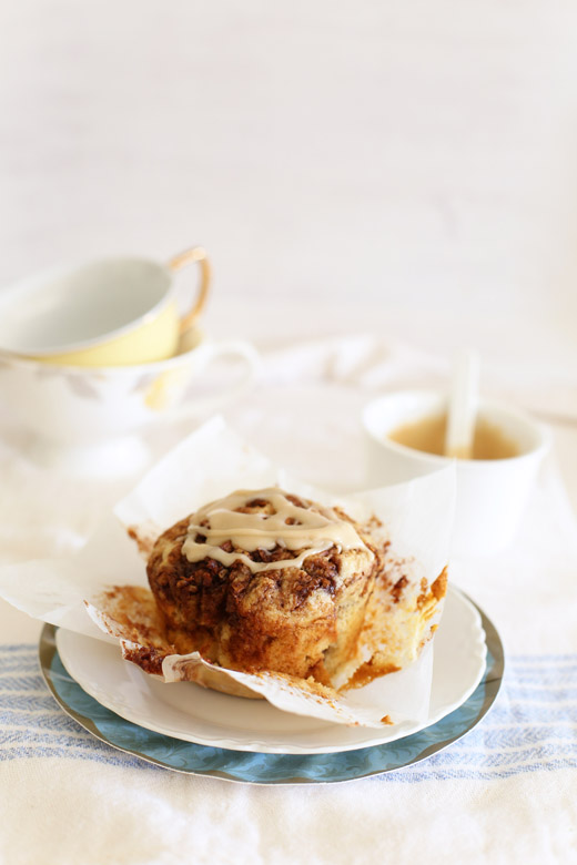 cinnamon roll cakes