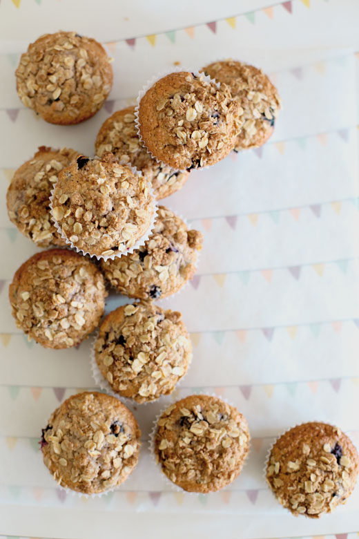 blueberry oat muffins l a splash of vanilla