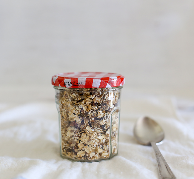 a splash of vanilla l sticky date raw muesli