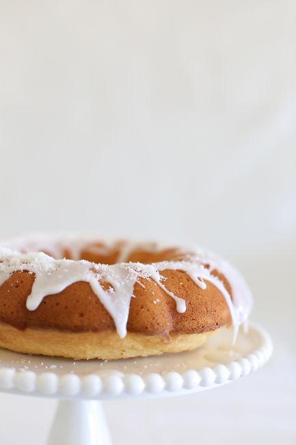 Coconut bundt cake l a splash of vanilla