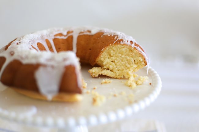 Coconut bundt cake l a splash of vanilla