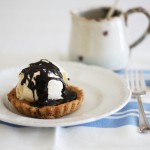 Valentines Day dessert – vanilla ice cream chocolate chip cookie tarts with chocolate sauce
