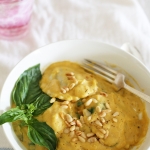 Pasta with creamy pumpkin sauce (vegan)