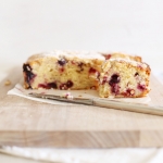 Berry yoghurt cake